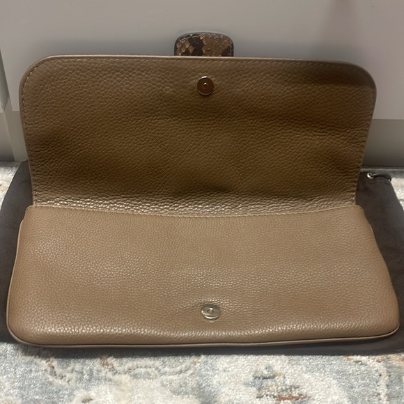 Authentic GUCCI "Greenwich" Python Clutch - Picture 4 of 11